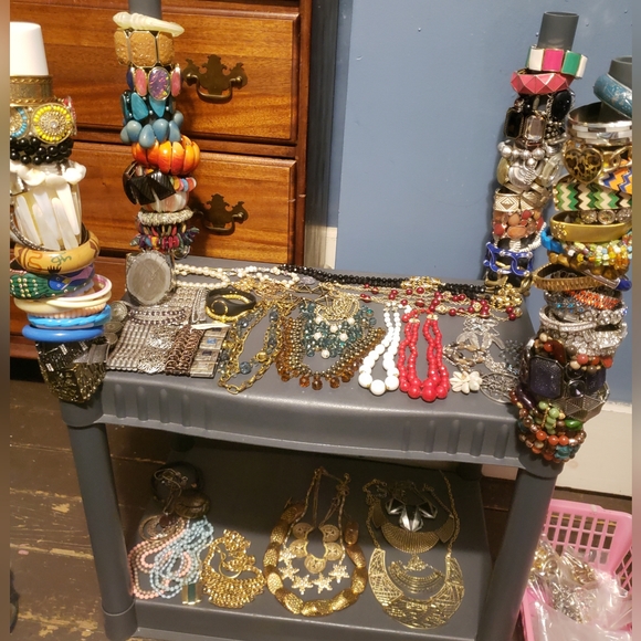 IMPRESSIVE Vintage/Modern Jewelry! Never Before Seen items! - Picture 8 of 16